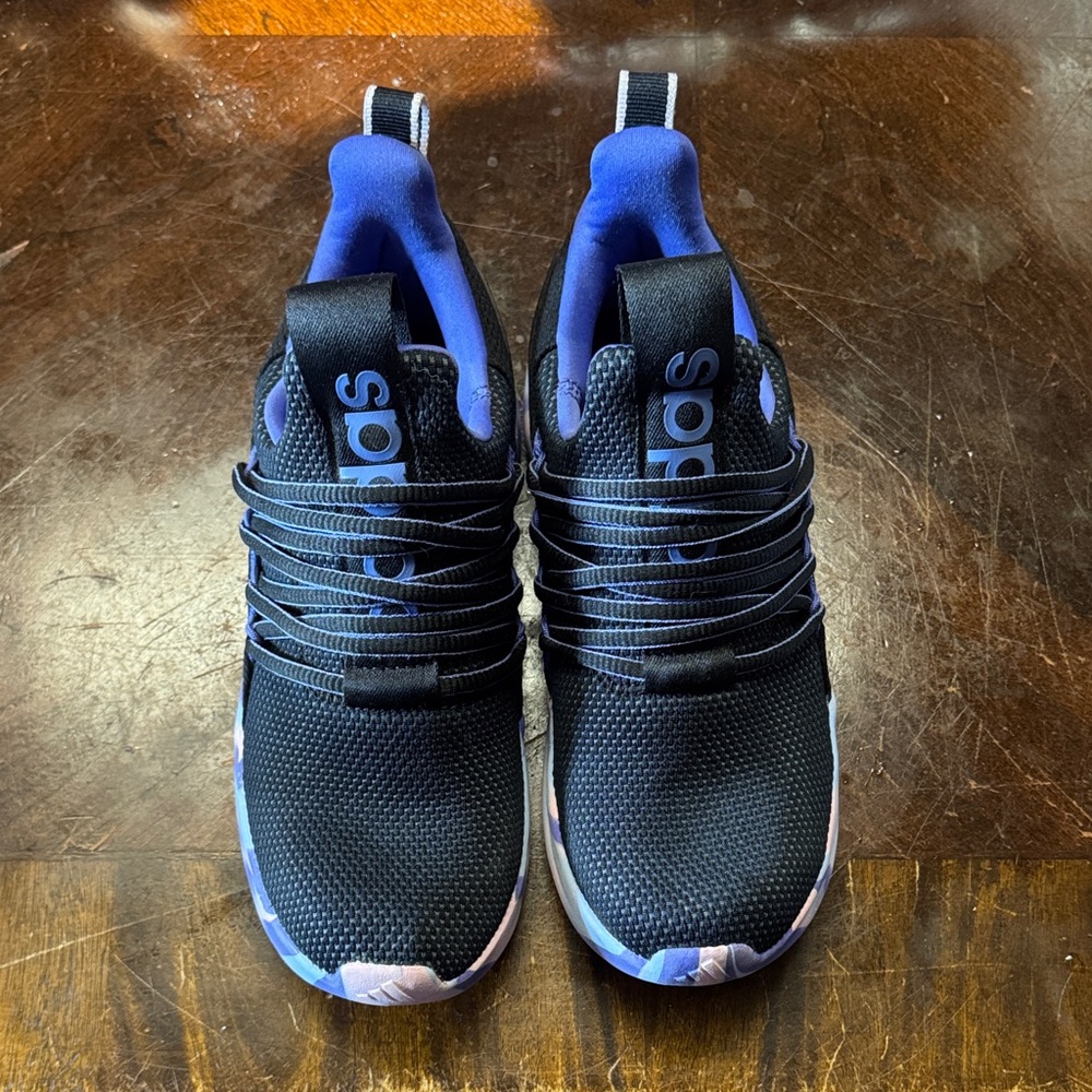 Adidas tennis shoes